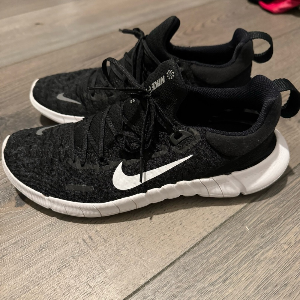 Nike free women’s size 7, BARELY WORN